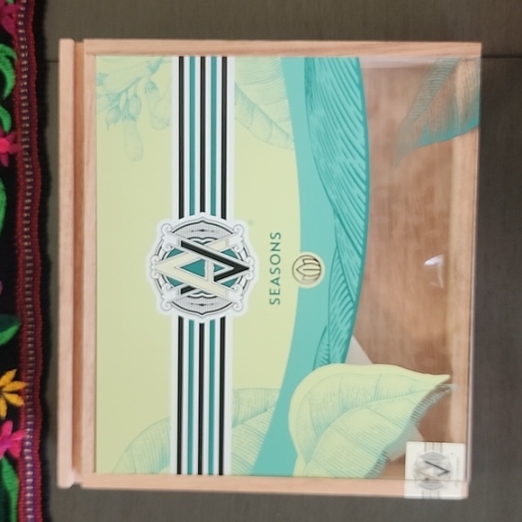 Empty AVO cigar box - Seasons, Spring - Picture 3 of 5